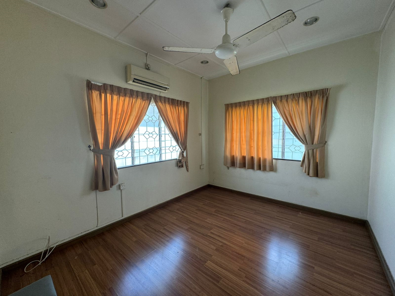 Tanjung Bunga 1 storey Bungalow 5700sf - photo 8