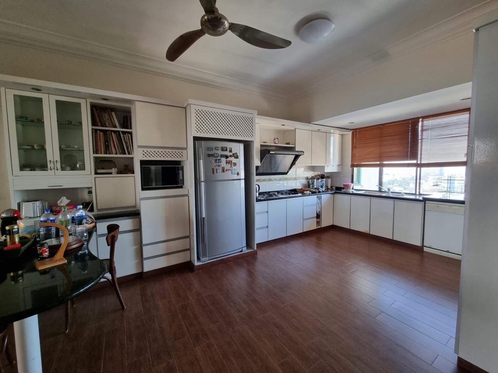 Silverton Luxury Condo Gurney Drive 4200sf - photo 4