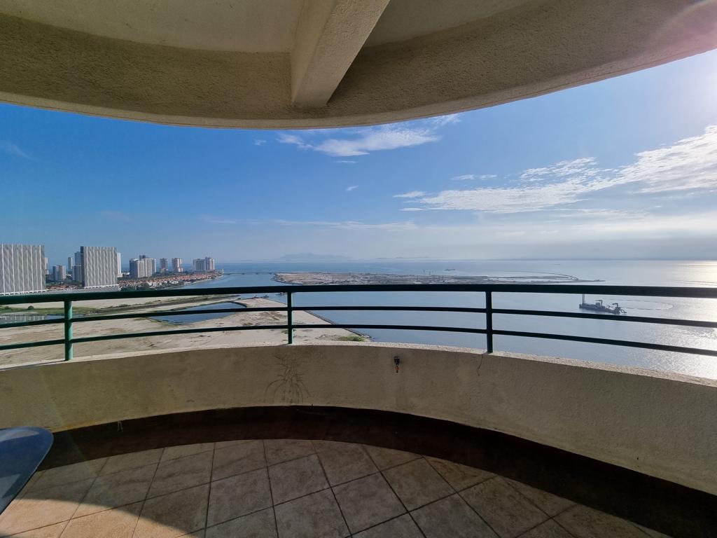 Silverton Luxury Condo Gurney Drive 4200sf - photo 2