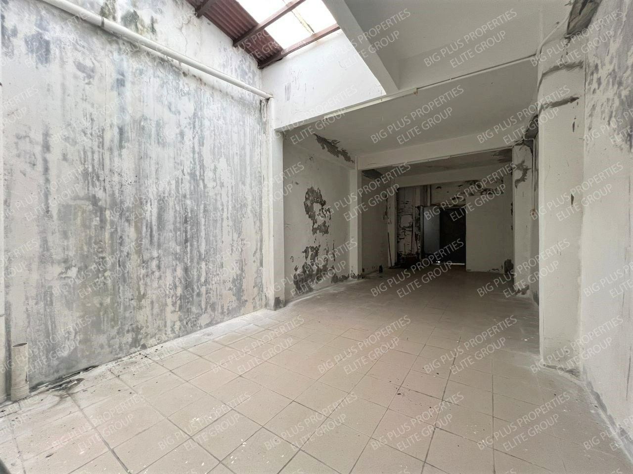 Lebuh Carnarvon Georgetown 2 Sty Shop house 3000sf - photo 3