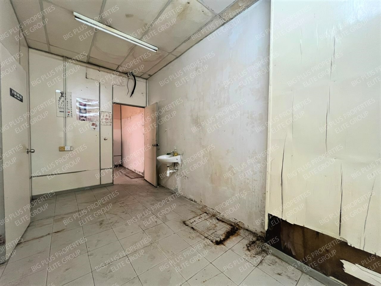 Lebuh Carnarvon Georgetown 2 Sty Shop house 3000sf - photo 9
