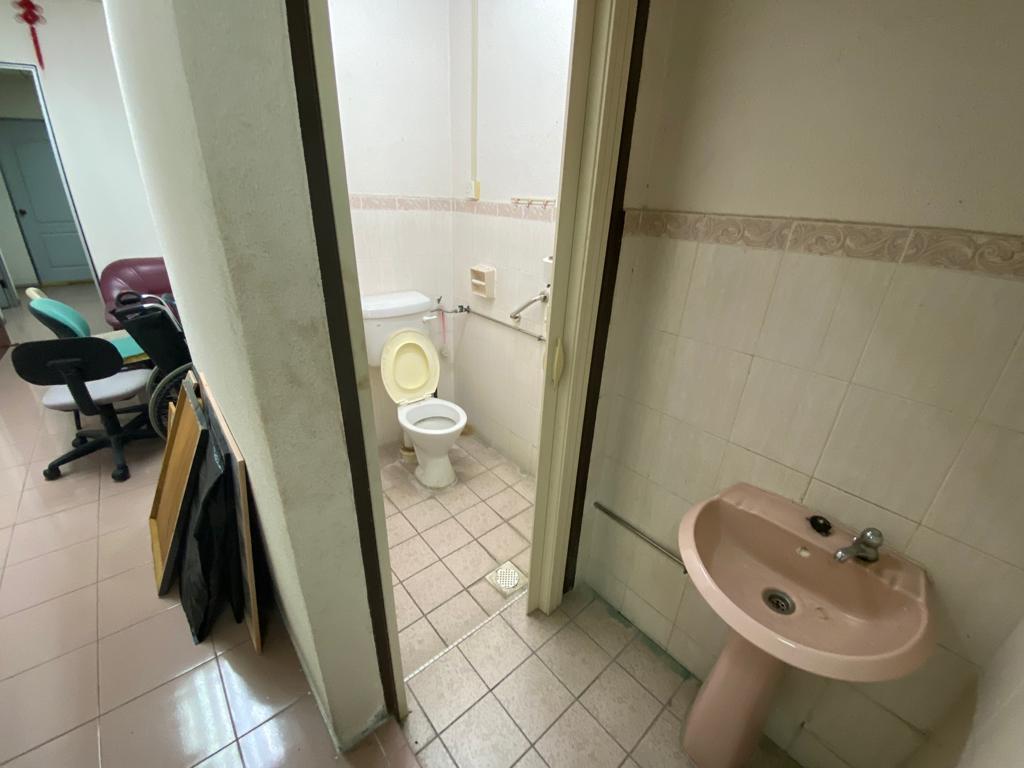 Farlim Fortune Court Facing Main Road Ground Floor - photo 8