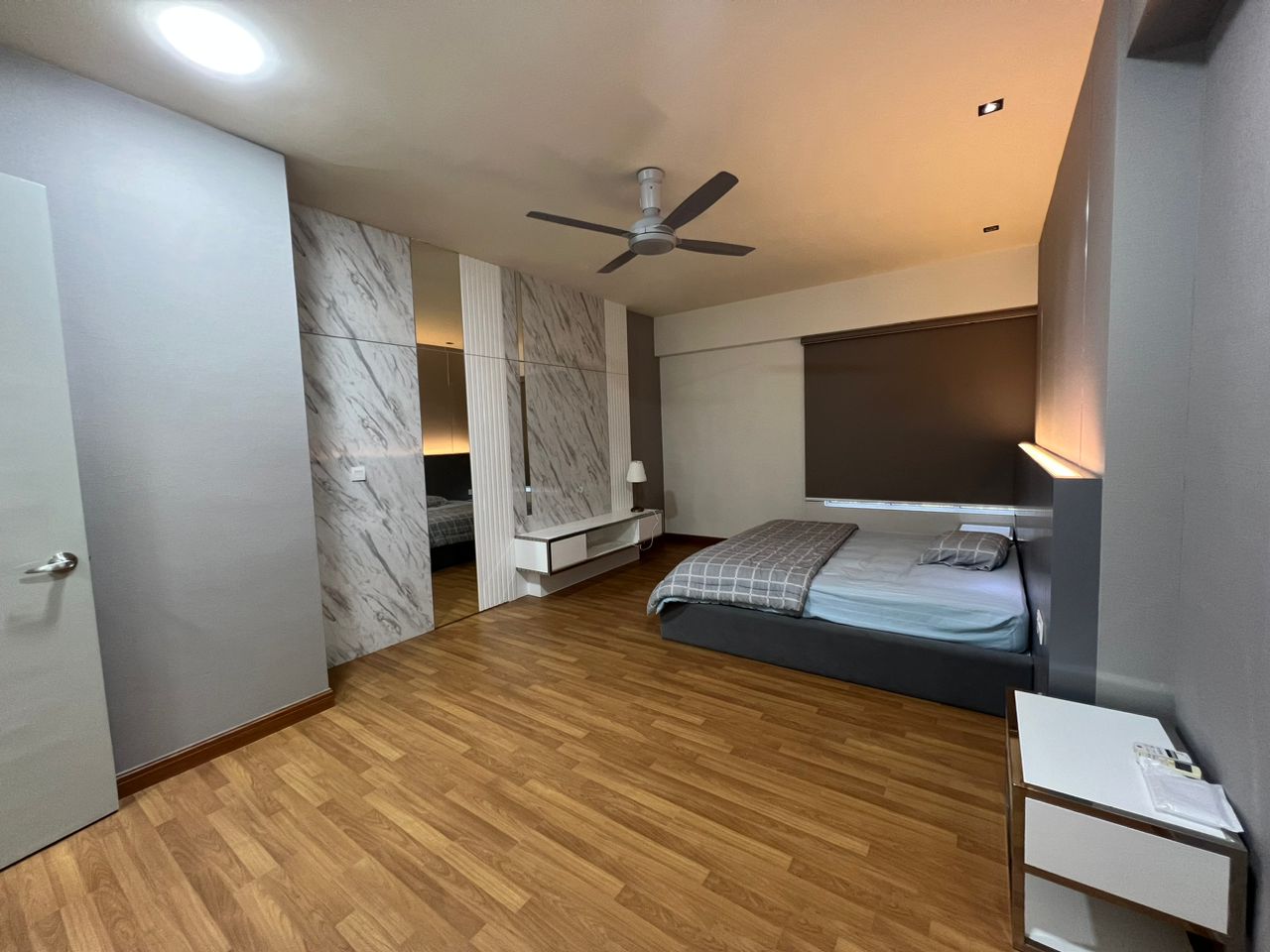 Baystar Condo Queensbay Queesn Waterfront - photo 3