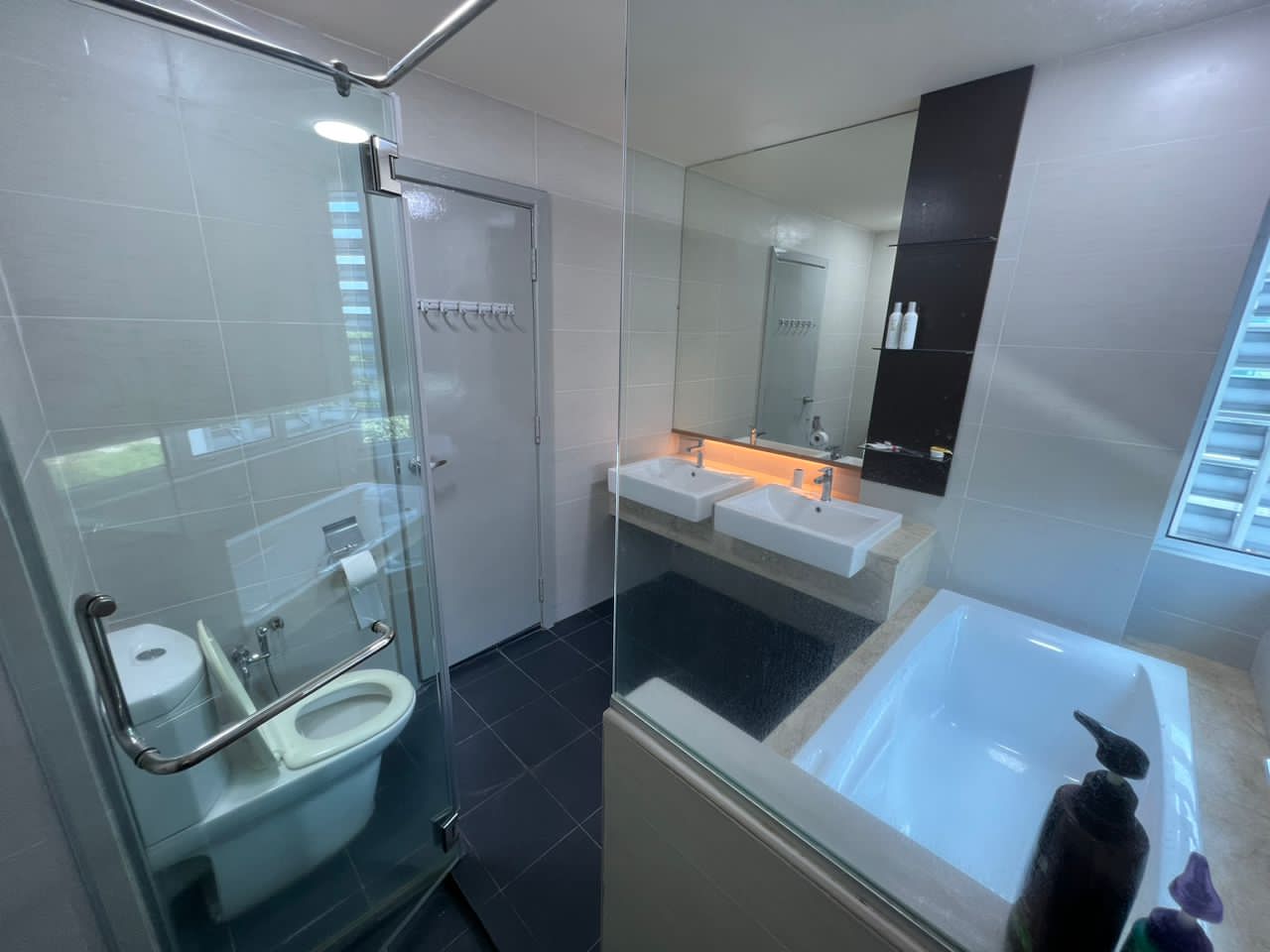 Baystar Condo Queensbay Queesn Waterfront - photo 6