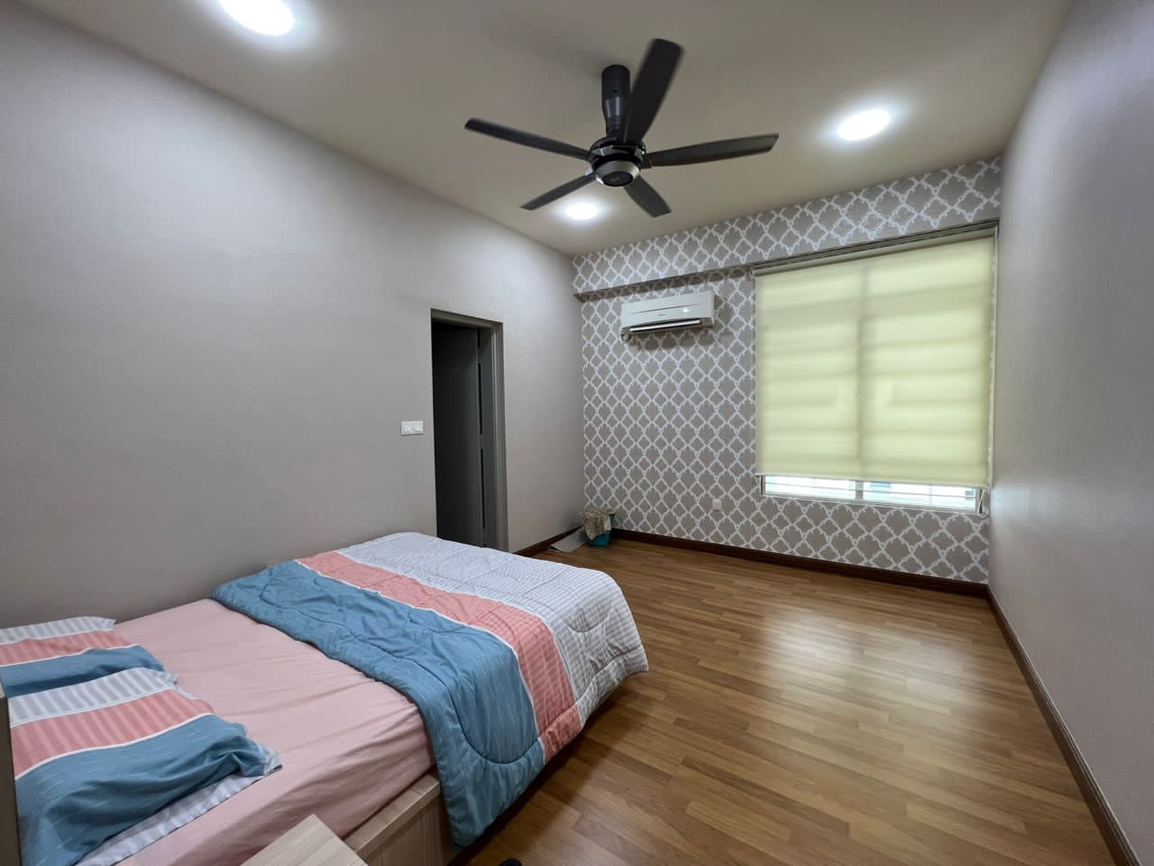 Baystar Condo Queensbay Queesn Waterfront - photo 9