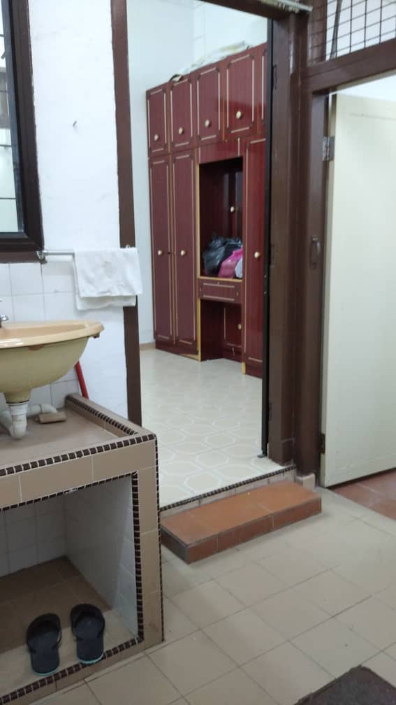 2 Sty Terrace Pulau Tikus Solok Jones 25000sf - photo 9