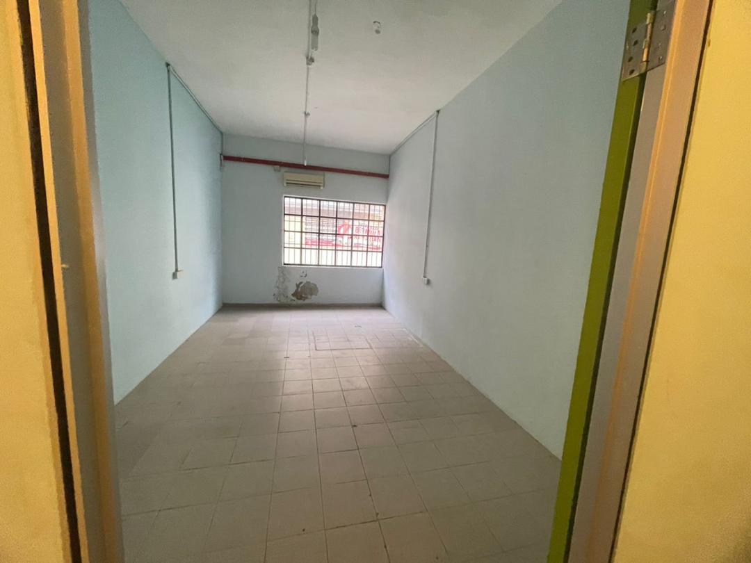 Lebuh Muntri Street Georgetown 3sty Shop 36 room - photo 11