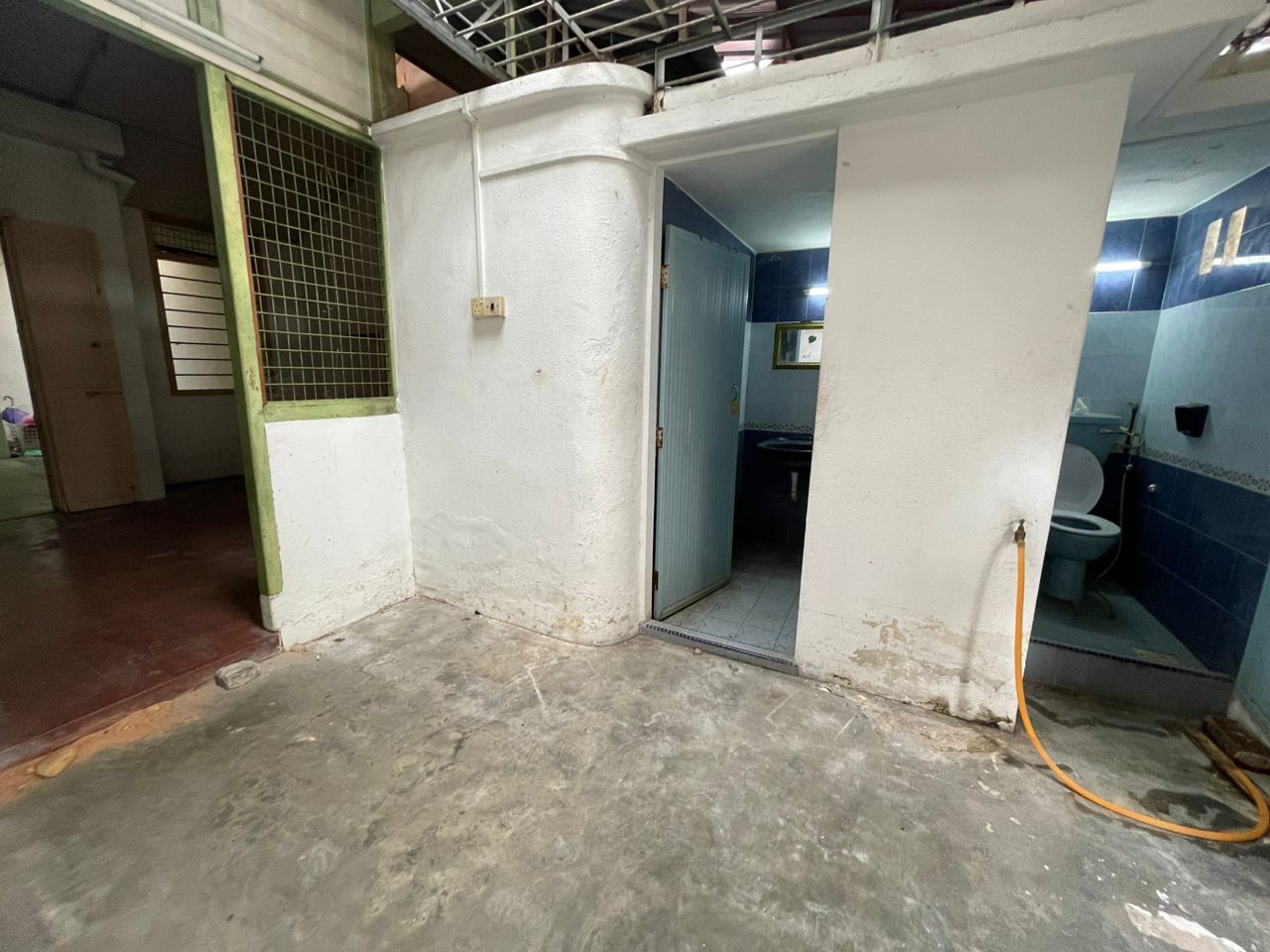 2 Sty Shop Jalan Irving Georgetown 2300sf - photo 9