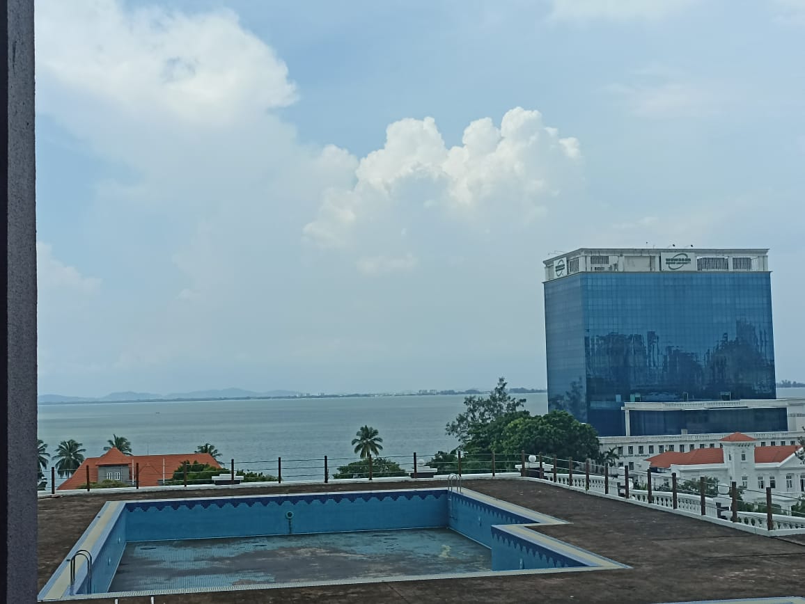 Sri Perdana Move In Condition Sea View, Georgetown - photo 4