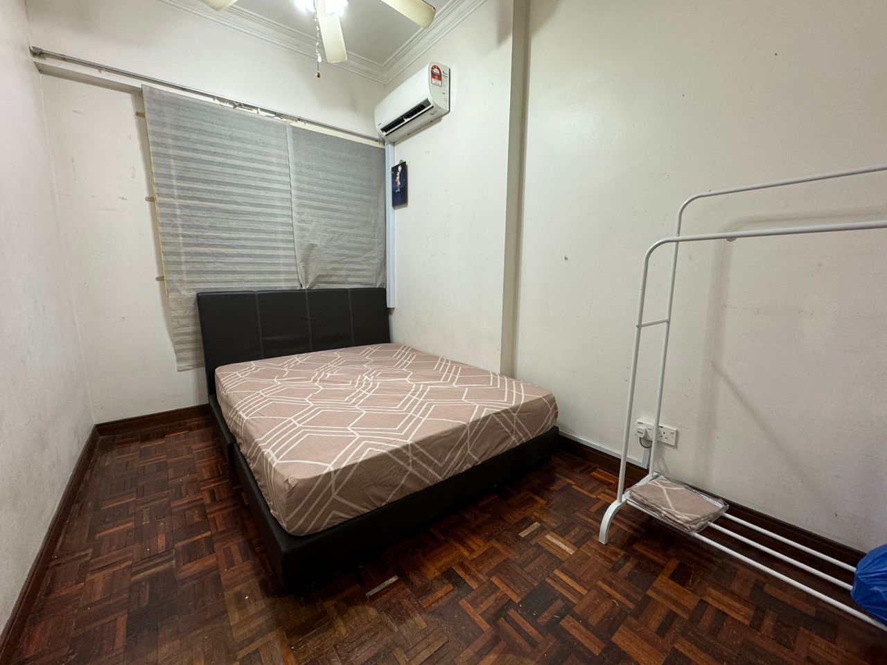 Sri Perdana Move In Condition Sea View, Georgetown - photo 9