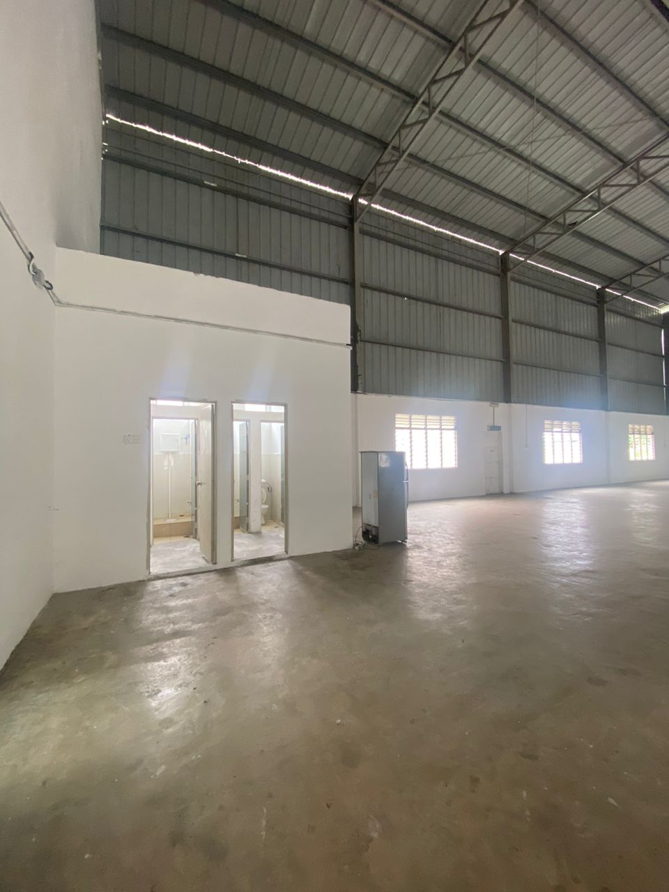 Iks Simpang Ampat Factory Warehouse 16000sf - photo 7