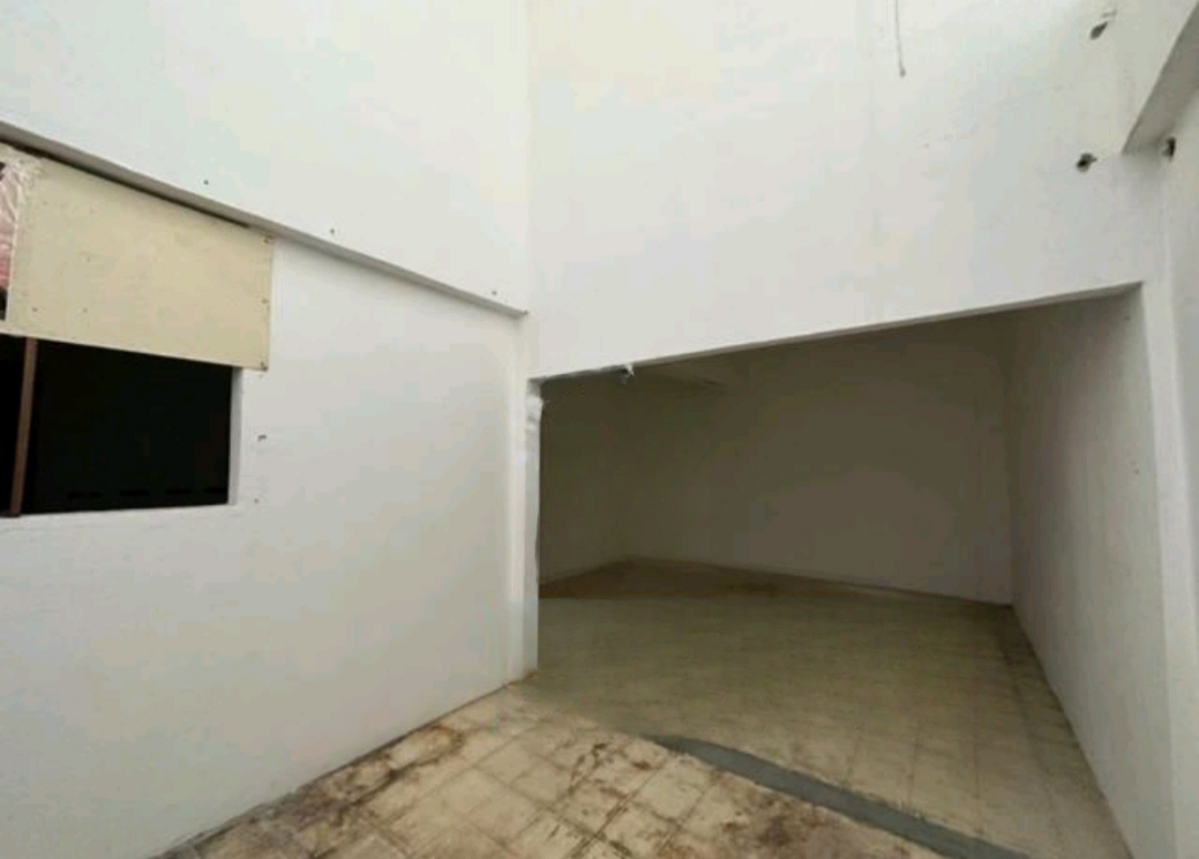 Light Industry Factory Warehouse Commercial 6000sf - photo 2