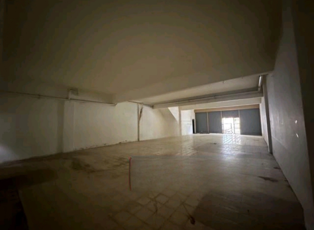 Light Industry Factory Warehouse Commercial 6000sf - photo 3