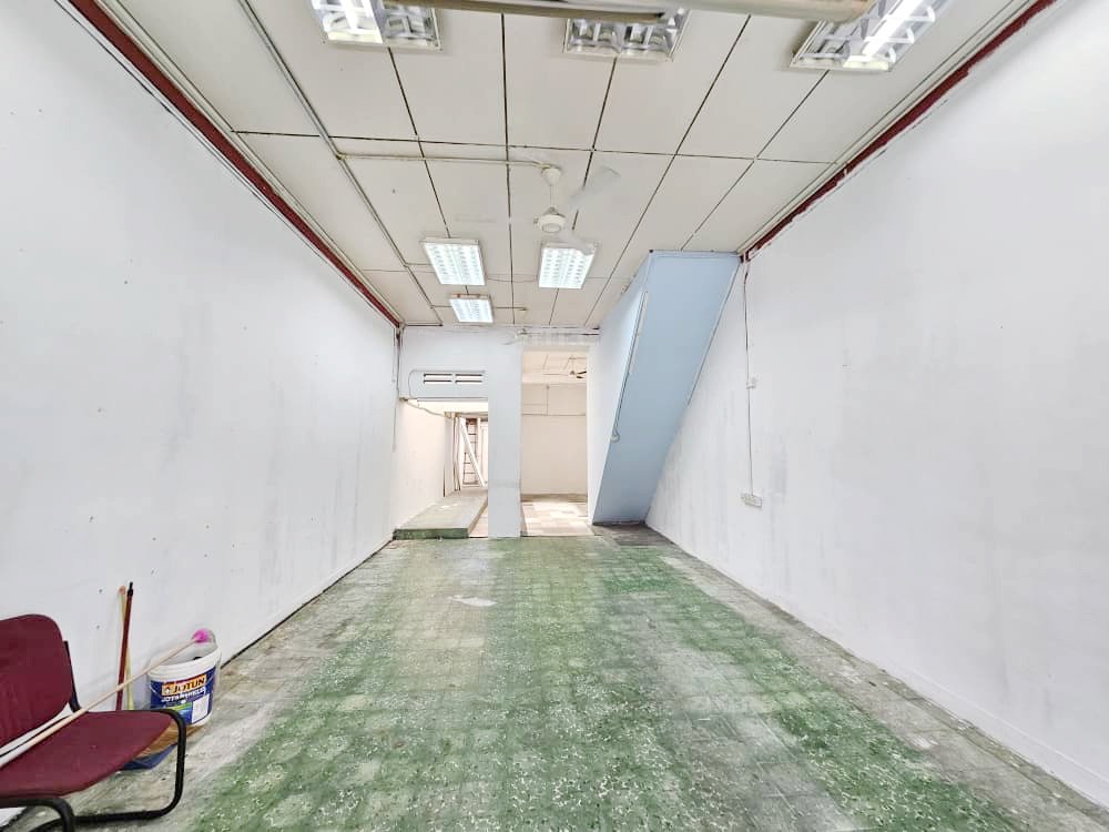 Jalan Ayer Itam 2 Sty Shop Facing Main Road - photo 2
