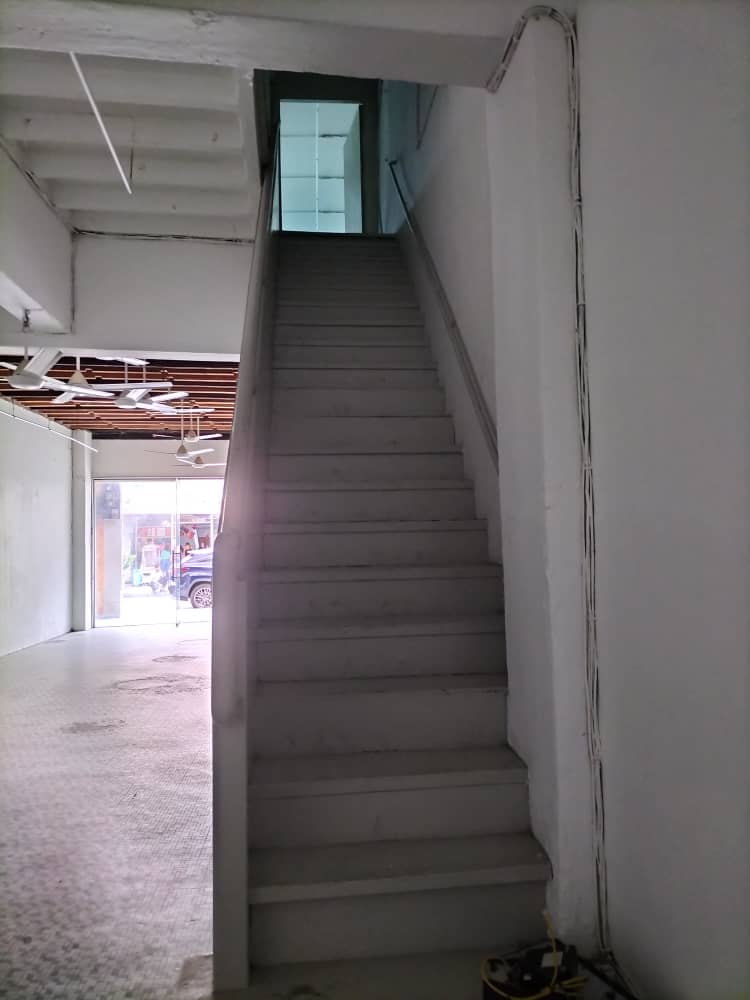 Lebuh Campbell Street 2 Storey Shop House 2500sf - photo 11