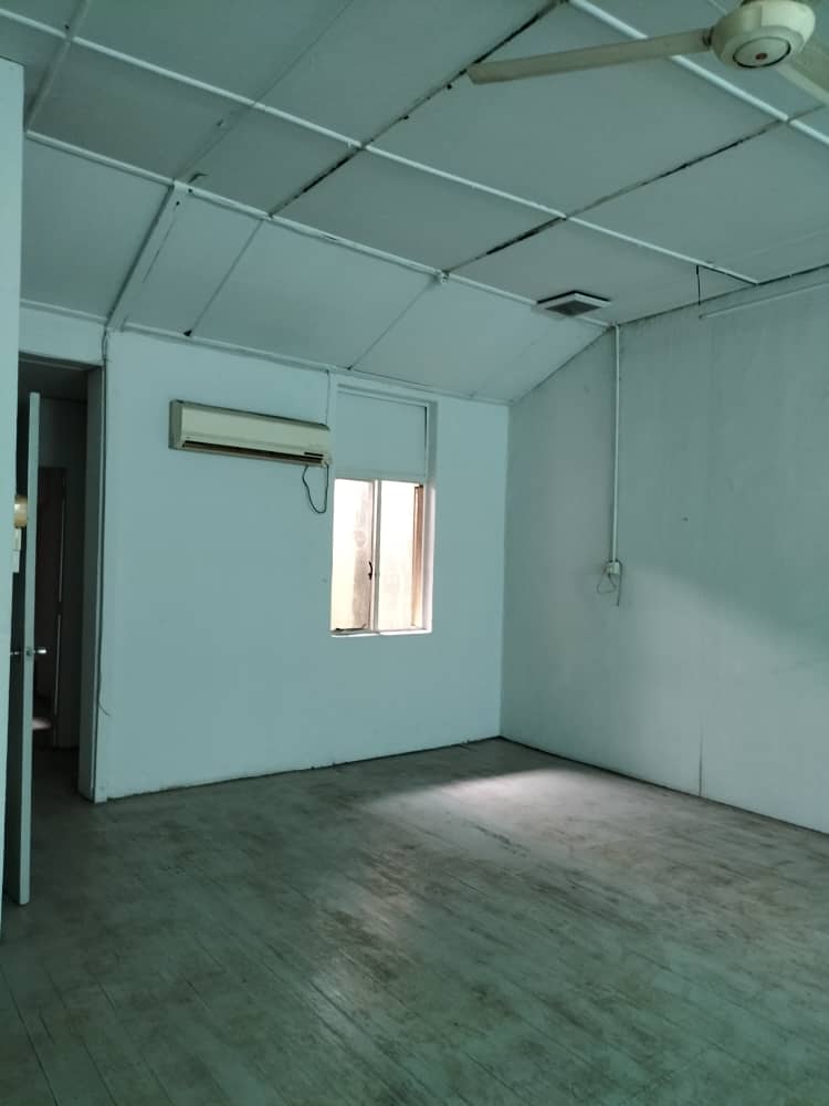 Lebuh Campbell Street 2 Storey Shop House 2500sf - photo 12