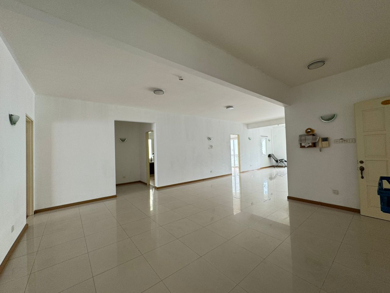 Tanjung Beach Condominium 3160sf, Beachfront - photo 6