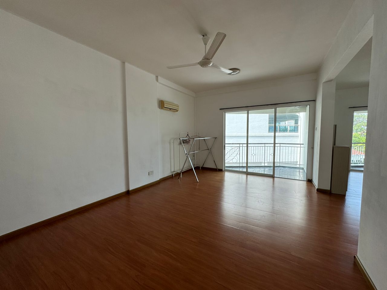 Tanjung Beach Condominium 3160sf, Beachfront - photo 13