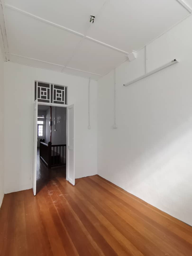 Georgetown 2 Storey Shop Jalan Hutton Lane 2500sf - photo 4