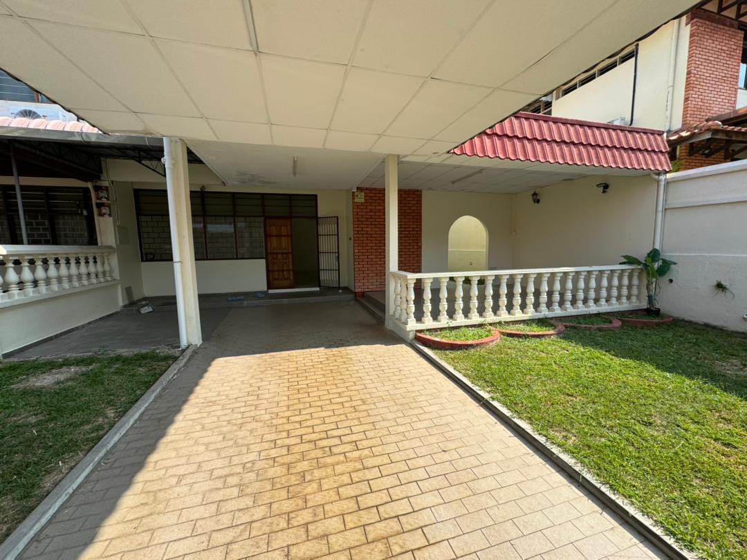 Island Glades Greenlane 2 Storey Semi D - photo 11
