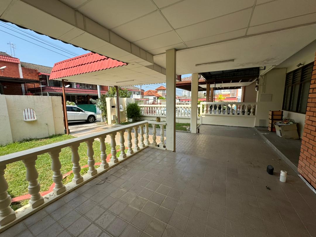Island Glades Greenlane 2 Storey Semi D - photo 13