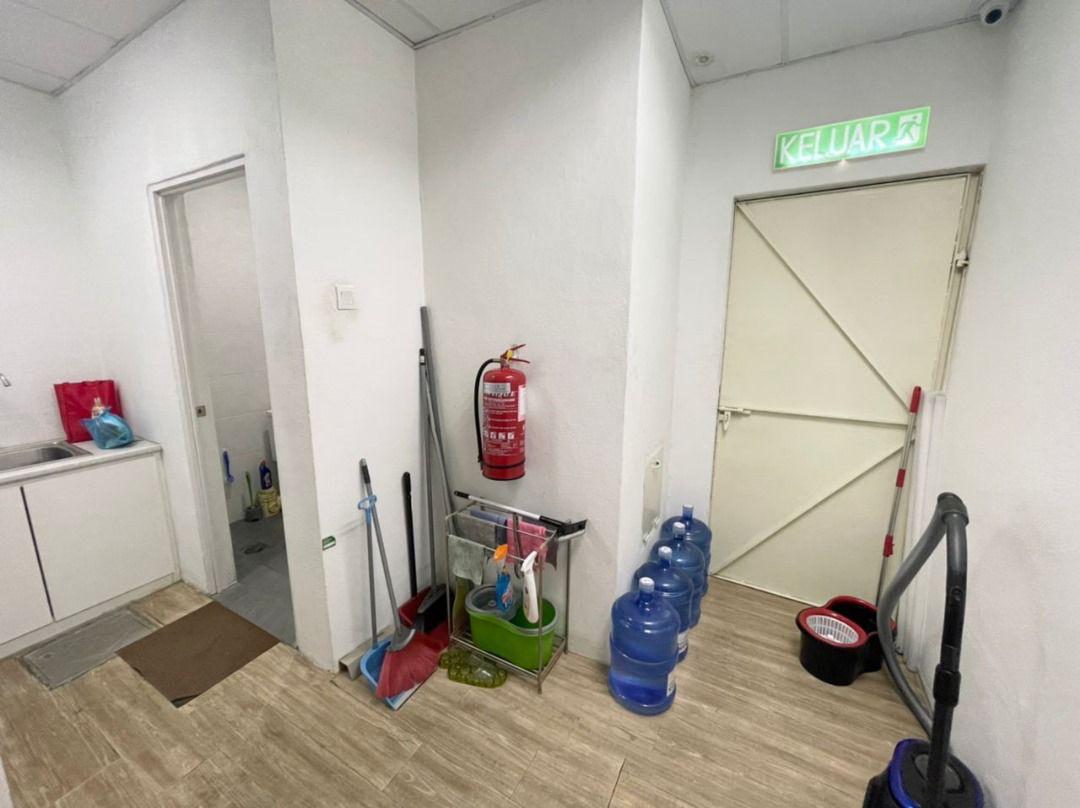 Jelutong Shop Ground Floor 1300sf Facing Main Road - photo 6