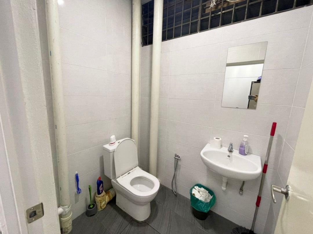 Jelutong Shop Ground Floor 1300sf Facing Main Road - photo 8