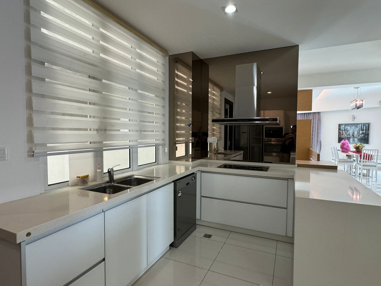 Gurney Paragon West Tower High Floor 2810sf - photo 4