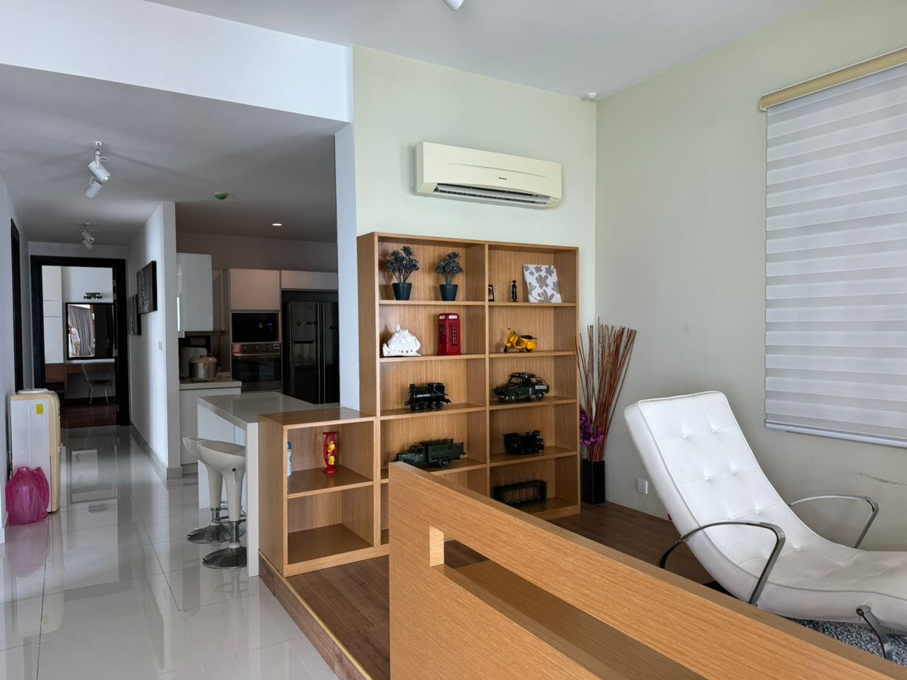 Gurney Paragon West Tower High Floor 2810sf - photo 5