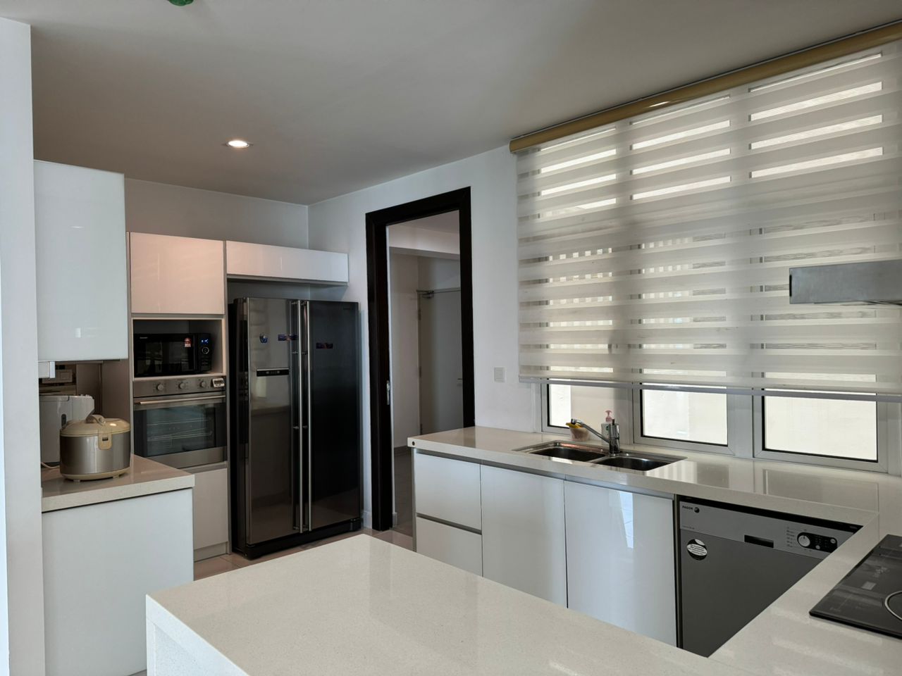 Gurney Paragon West Tower High Floor 2810sf - photo 6