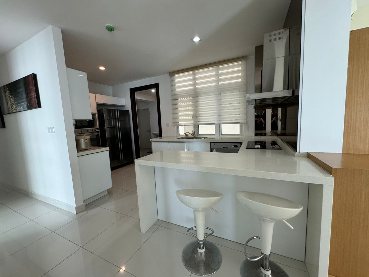 Gurney Paragon West Tower High Floor 2810sf - photo 10