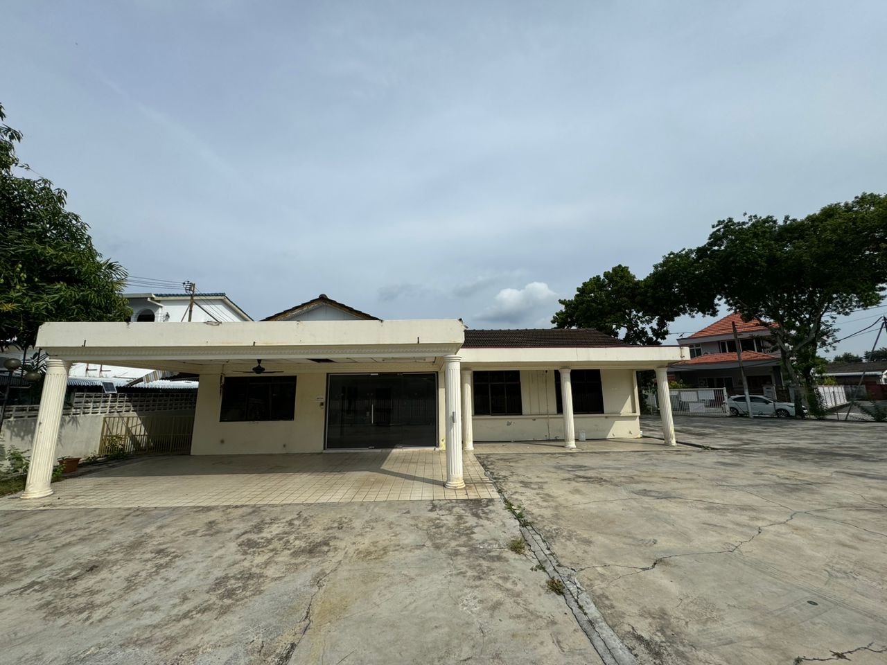 Commercial Use Bungalow Jalan Hamilton - photo 12