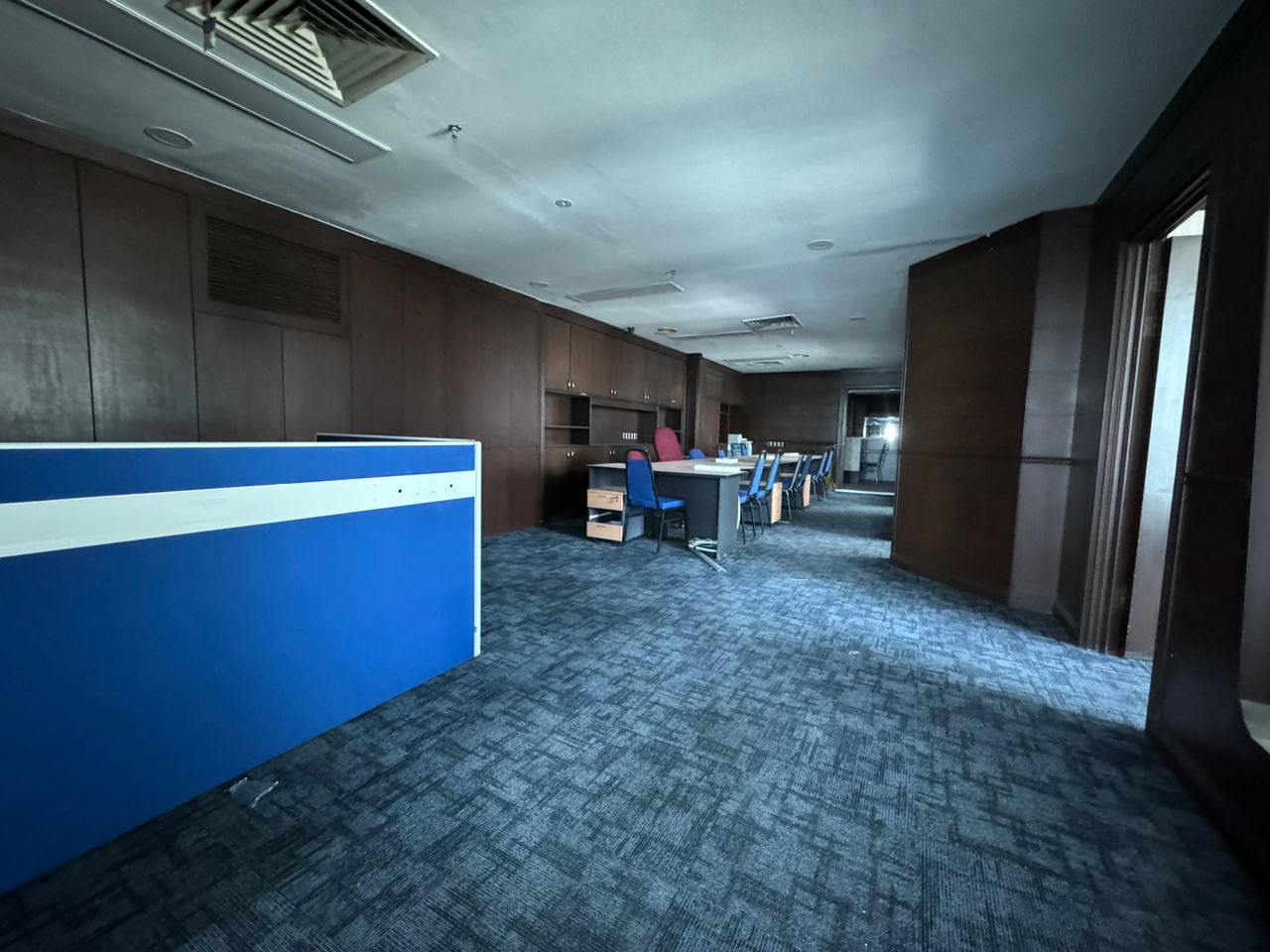 Menara BHL 2200sf Renovated Sea View Office lot - photo 2