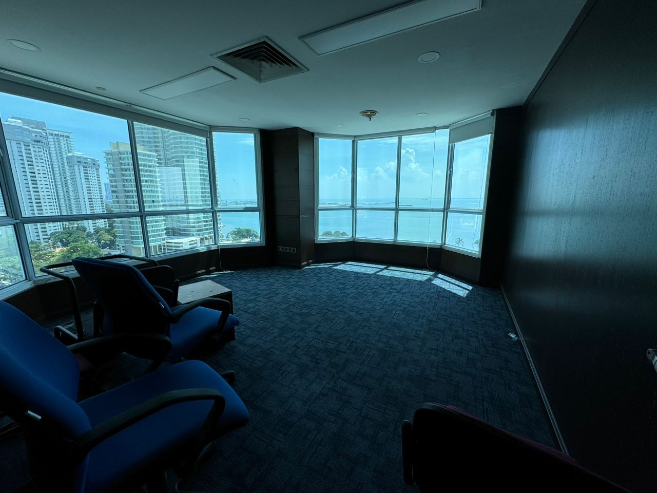 Menara BHL 2200sf Renovated Sea View Office lot - photo 4