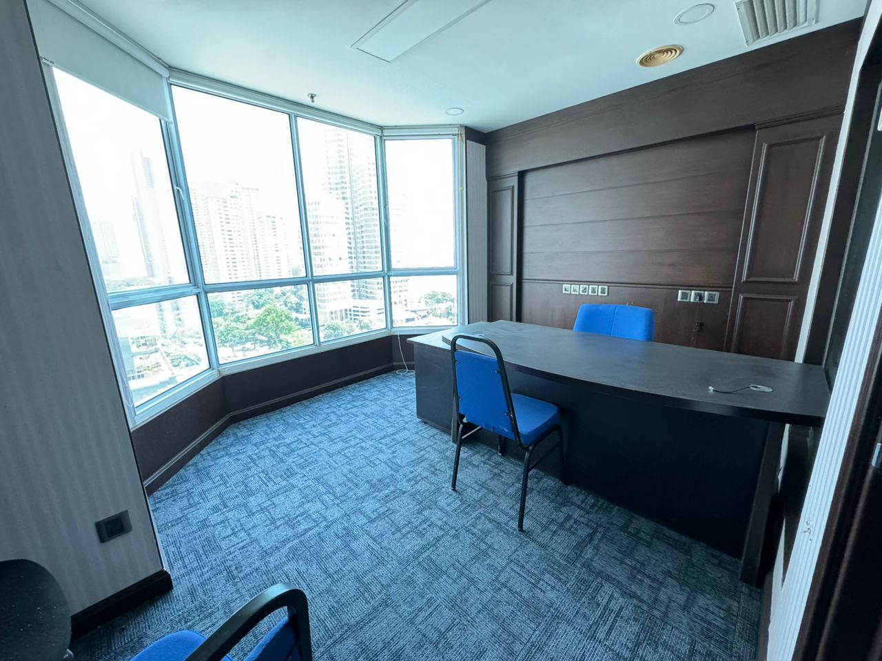Menara BHL 2200sf Renovated Sea View Office lot - photo 5