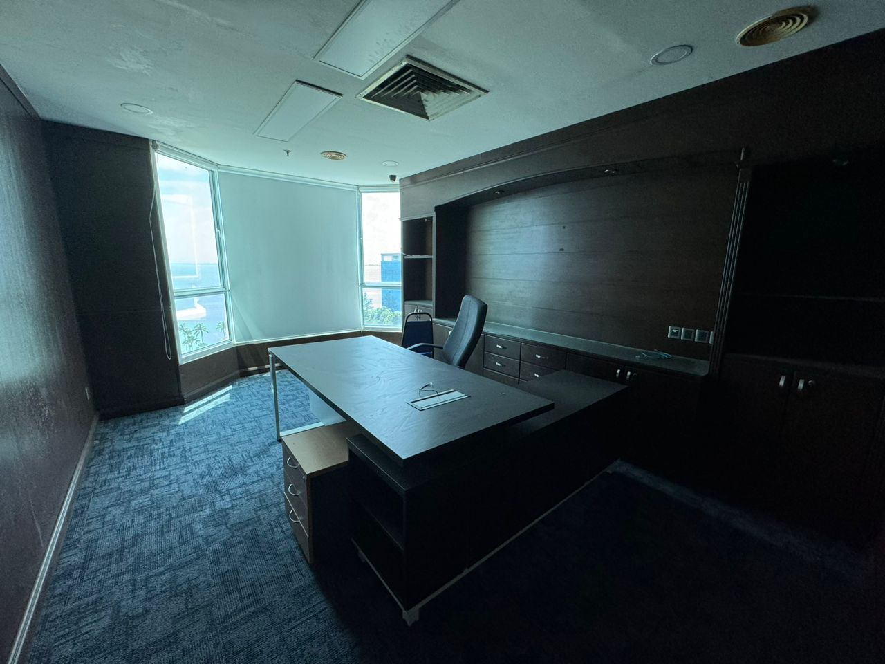 Menara BHL 2200sf Renovated Sea View Office lot - photo 7