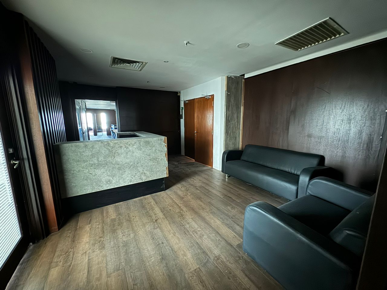 Menara BHL 2200sf Renovated Sea View Office lot - photo 11