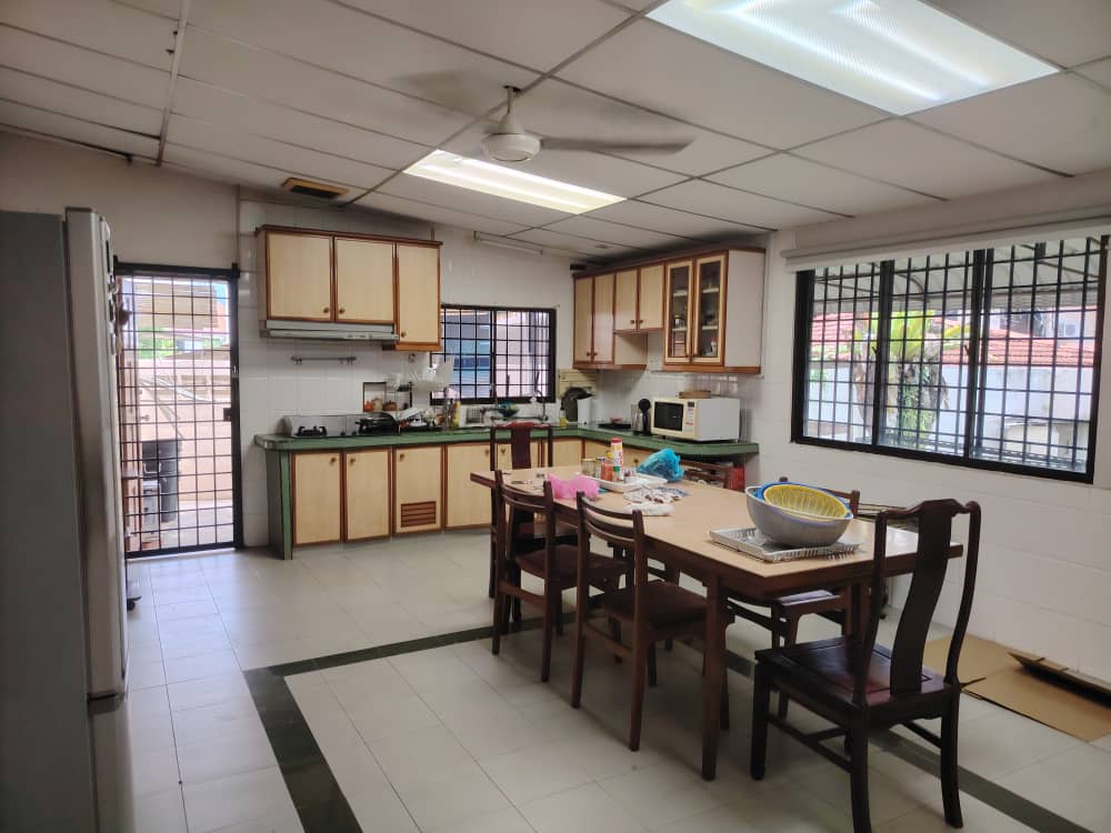 2 Sty Semi D Tanjung Bunga 4800sf Renovated - photo 4