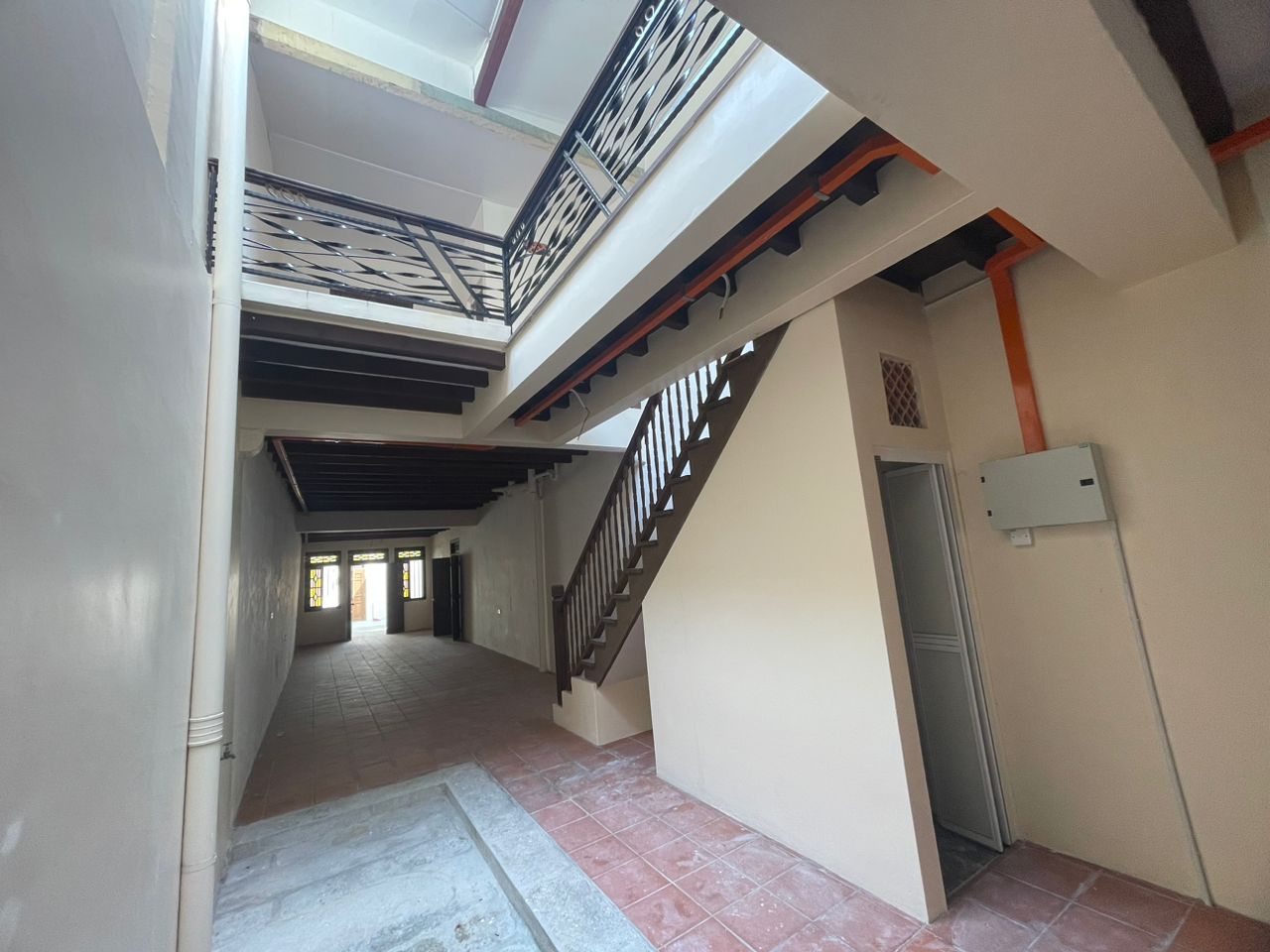 Georgetown Lebuh Cintra 2Sty Shophouse Renovated - photo 3