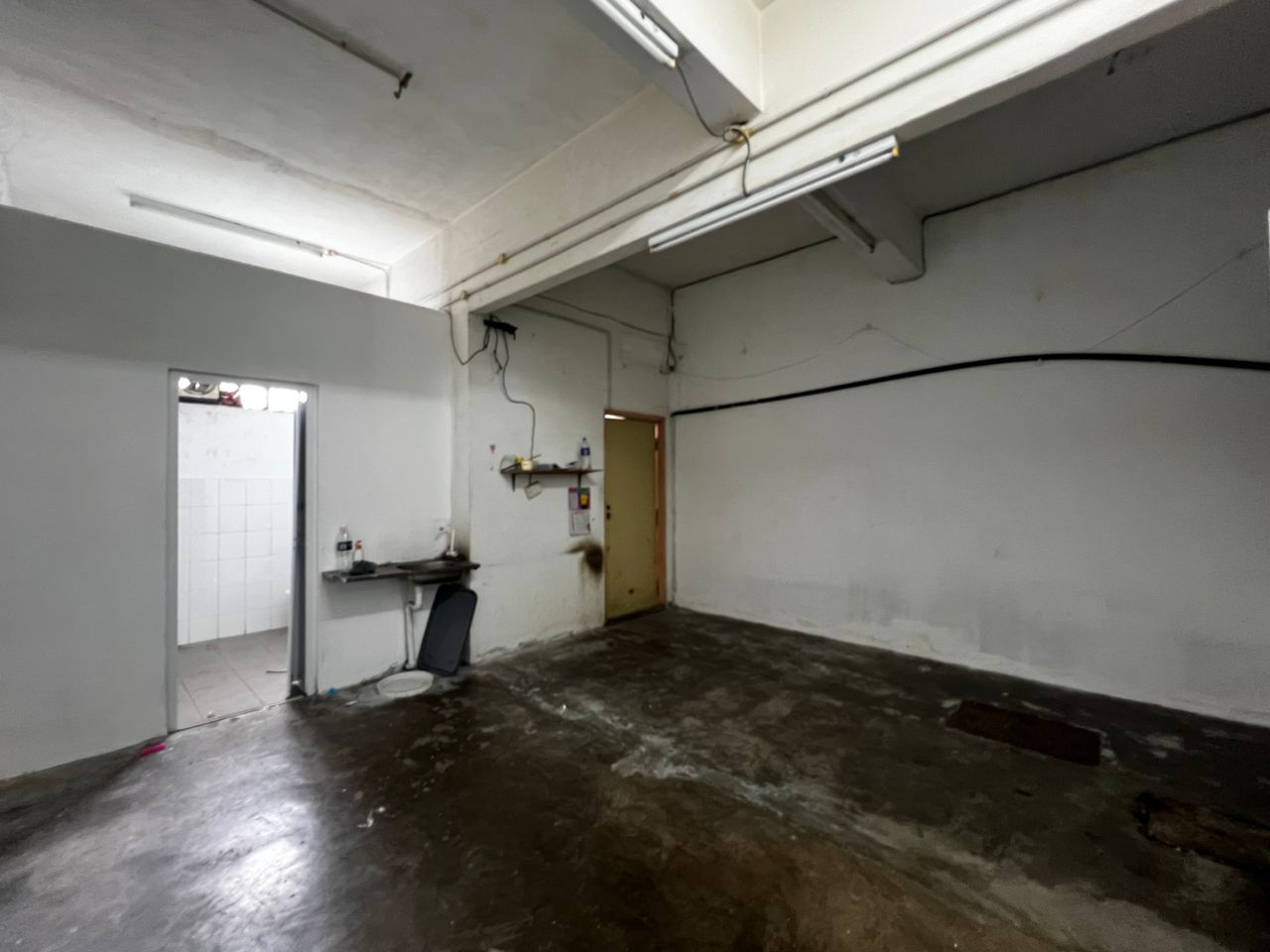 3 Sty Shop Jalan Jelutong, Jalan Perak 4000sf - photo 8