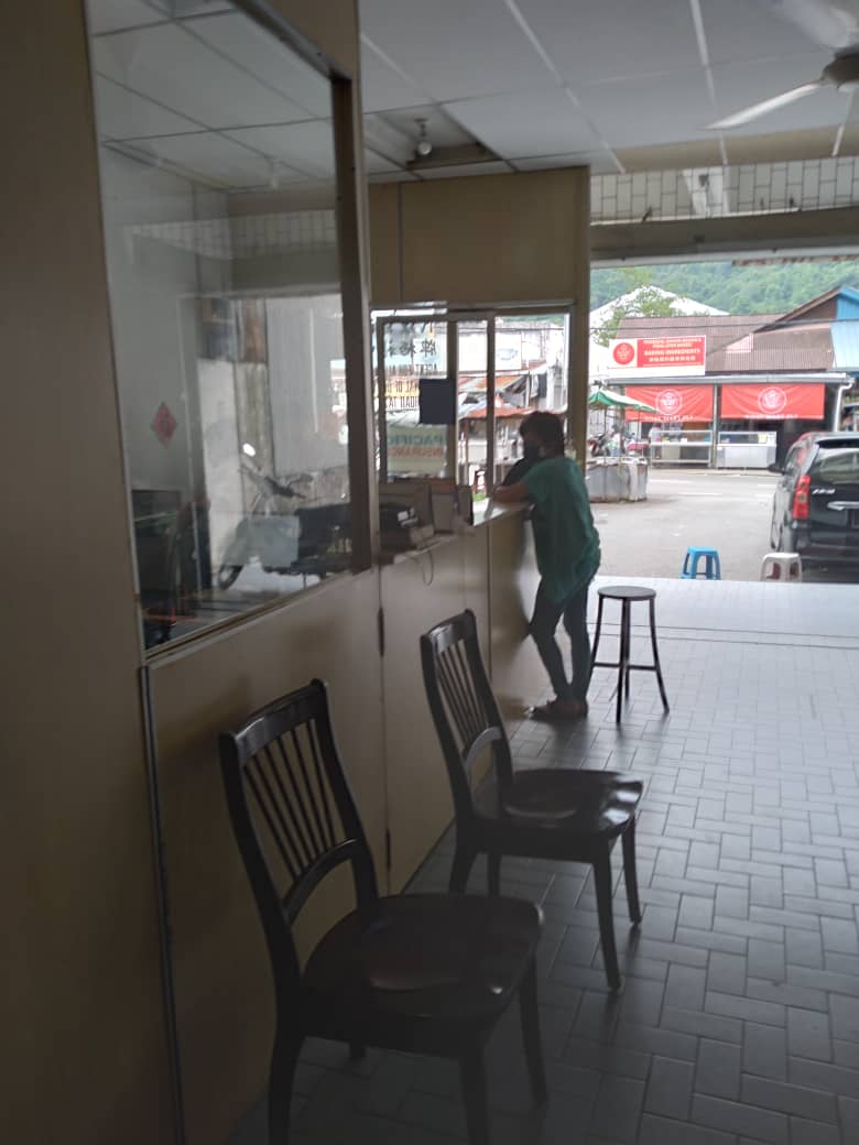 2 Sty Shop Ayer Itam Jalan Paya Terubung 2400sf - photo 2