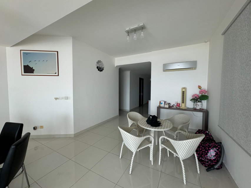 Gurney Paragon West Tower 2810sf - photo 8