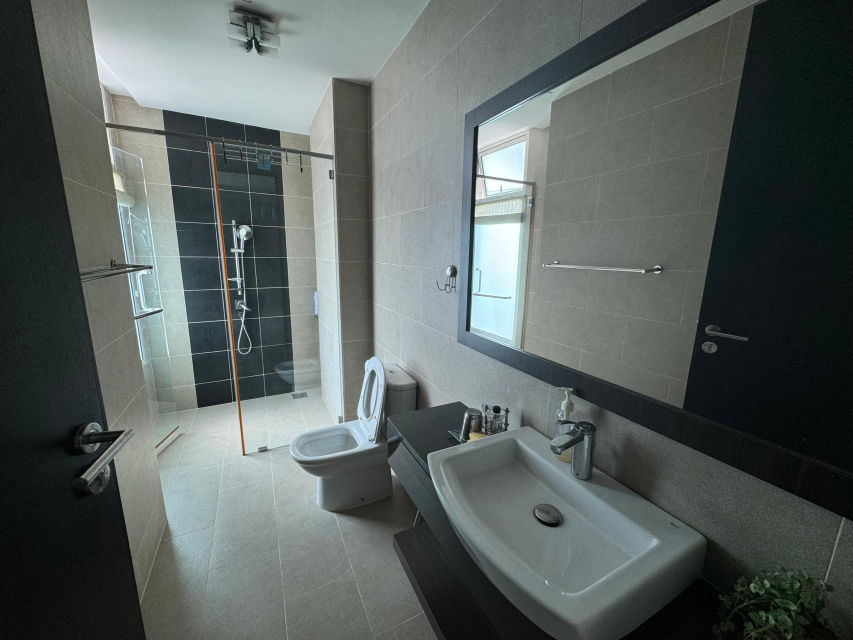 Gurney Paragon West Tower 2810sf - photo 10