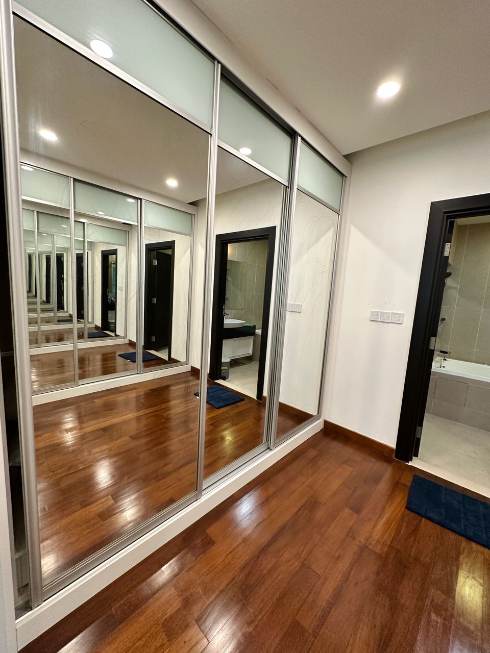 Gurney Paragon 2850sf Sea View Renovated Furnish - photo 5