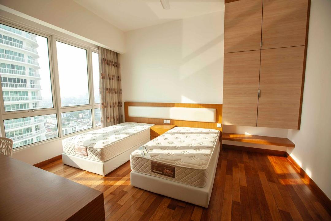Gurney Paragon West Tower High Floor 2810sf - photo 2