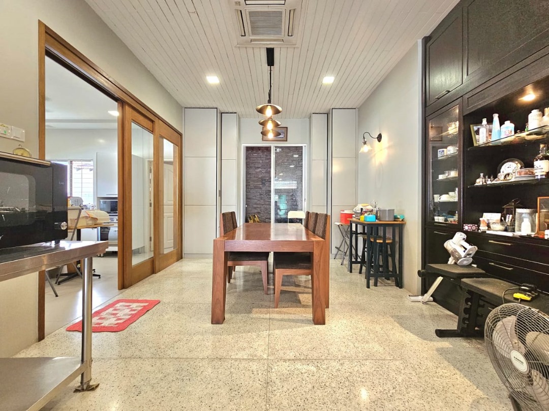 2 Storey Bungalow Jesselton 8000sf Renovated - photo 5
