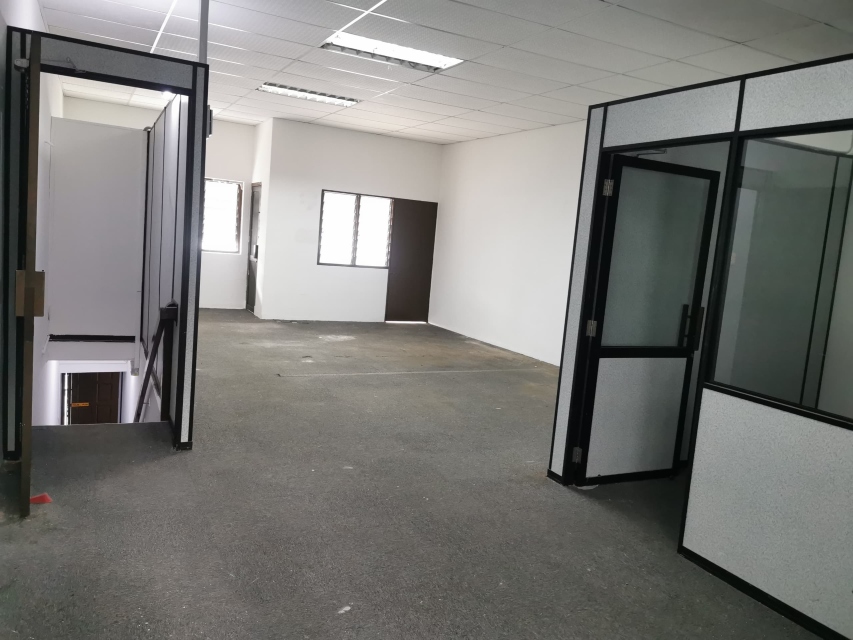 Abu Siti Lane, 2 Storey Commercial Title 3600sf - photo 8