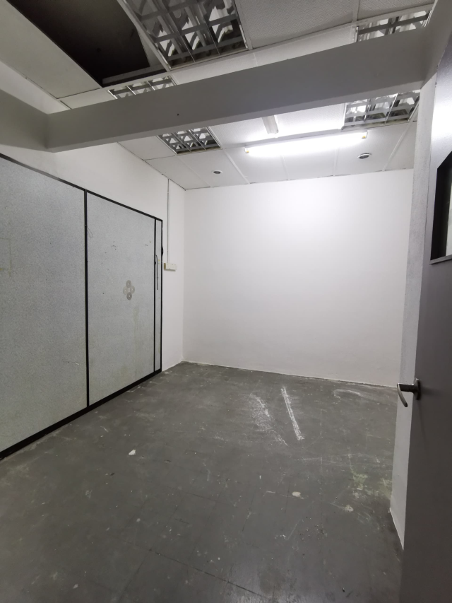 Abu Siti Lane, 2 Storey Commercial Title 3600sf - photo 10