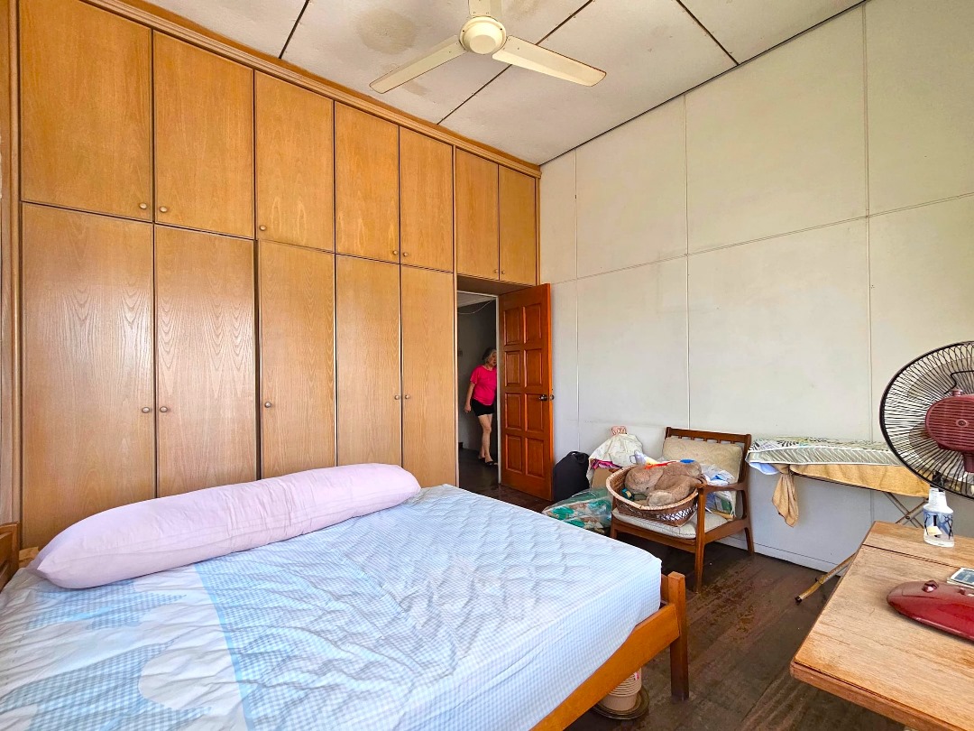 2Sty Semi D Pulau Tikus Air Rajah Ayer Raja 5300sf - photo 5