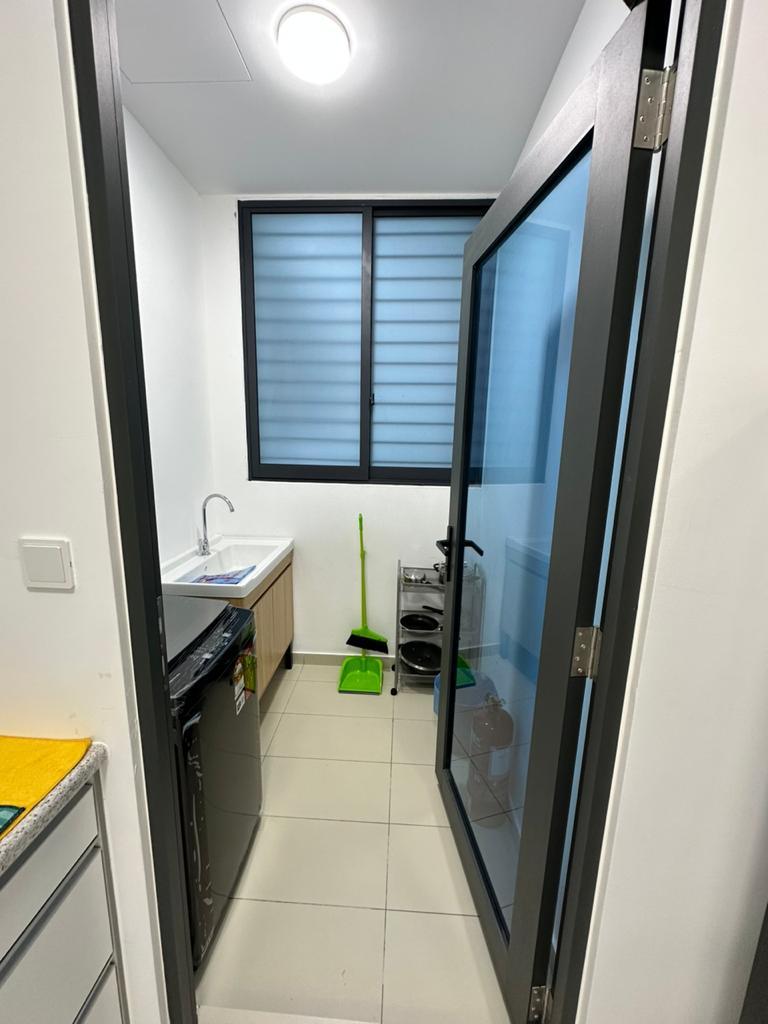 Queens Residence Q2 Renovated Furnish Queensbay - photo 5